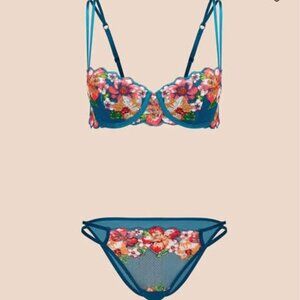 NEW Adore Me “Liesel Contour” - Blue Floral Print, Size M/ 36A
